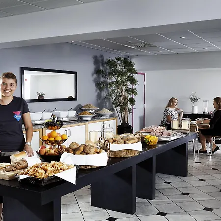 Scandinavia Hotel 2*