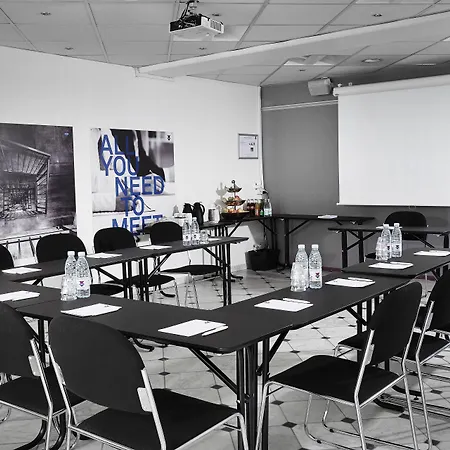 Scandinavia Hotel 2*