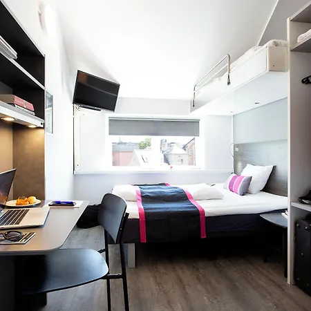 Scandinavia Hotell 2*