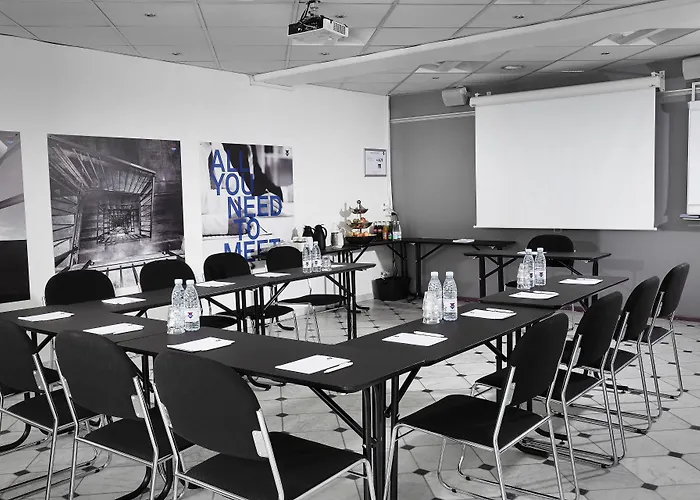 Scandinavia Hotel 2*